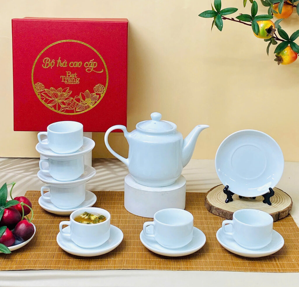 ấm chén bát tràng in logo theo yêu cầu giá rẻ tại xưởng