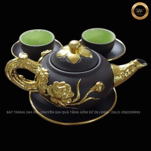 ấm hoa sen đắp nổi dát vàng cao cấp