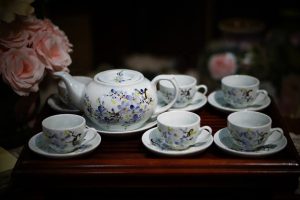 Bộ ấm chén vẽ tay nghệ thuật