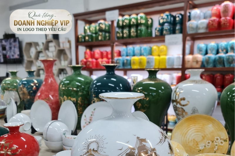 quà tặng gốm sứ lọ trà