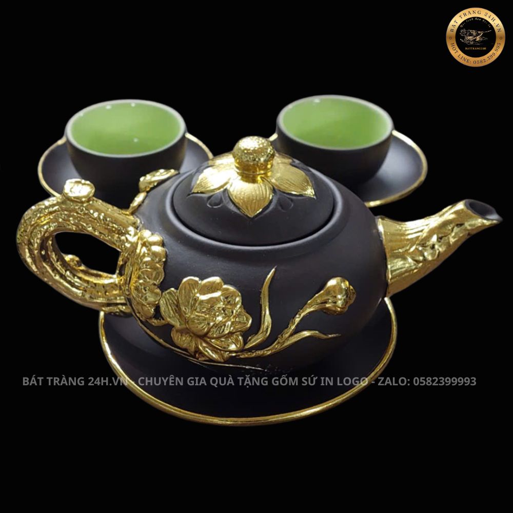 ấm sen nổi dát vàng